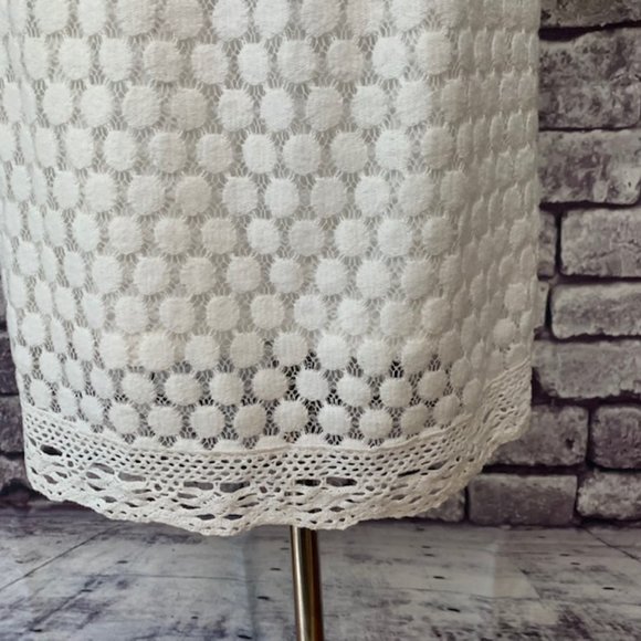 Solitaire White Lace Dress Size Medium - Picture 8 of 10